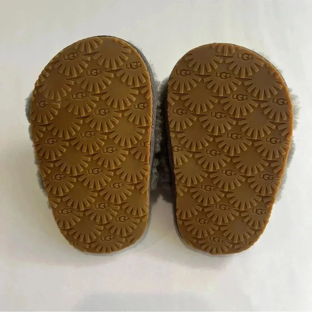 Ugg‎ Australia yeah slides fluff gray infant size 04/05 house shoes back strap